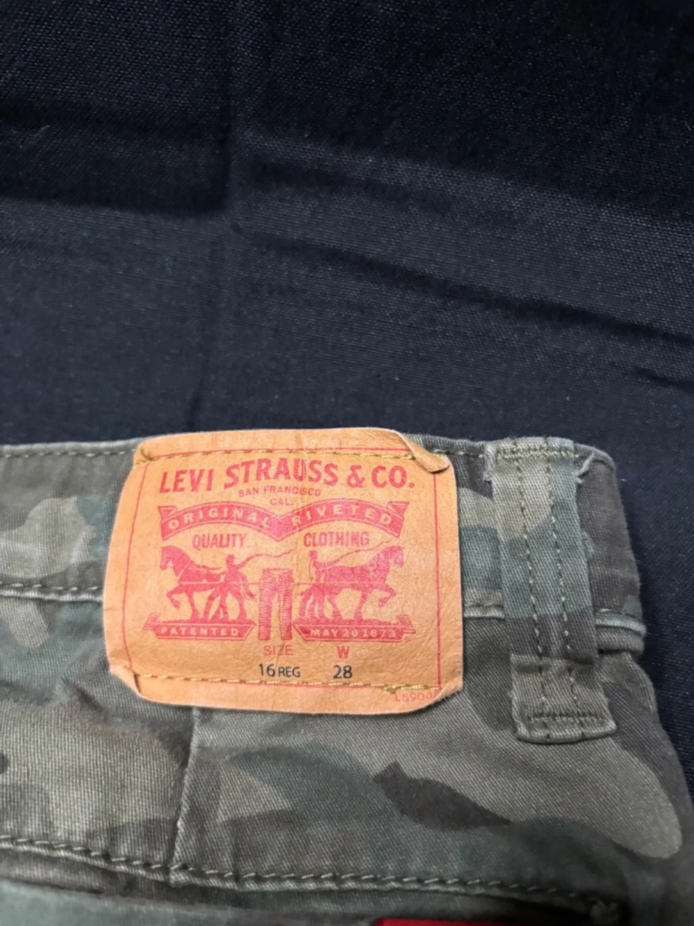 Levi's Men's 28W 16 Reg Cargo Shorts Green Camo Cotton Elastic Waste Red Logo